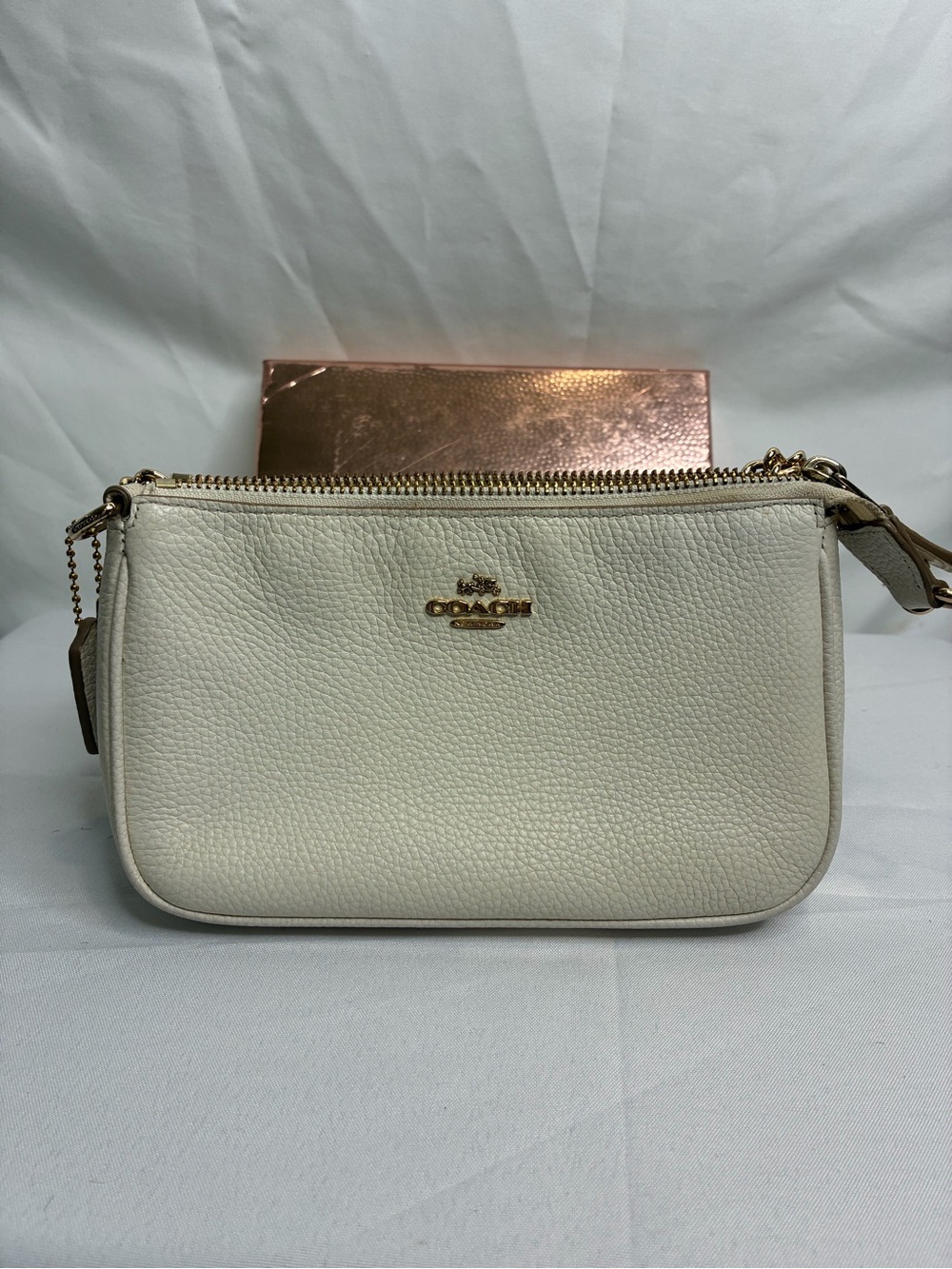 Coach Ivory Pebbled Leather Gold Chain Shoulder Strap Zip Women's Shoulder Bag